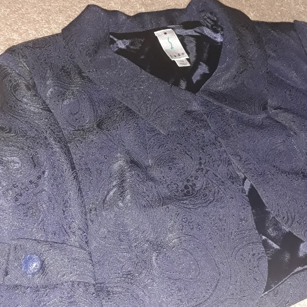 Jade (Size 16) Black & Navy Blue Paisley Print Crop Bell Sleeve Open Cardigan